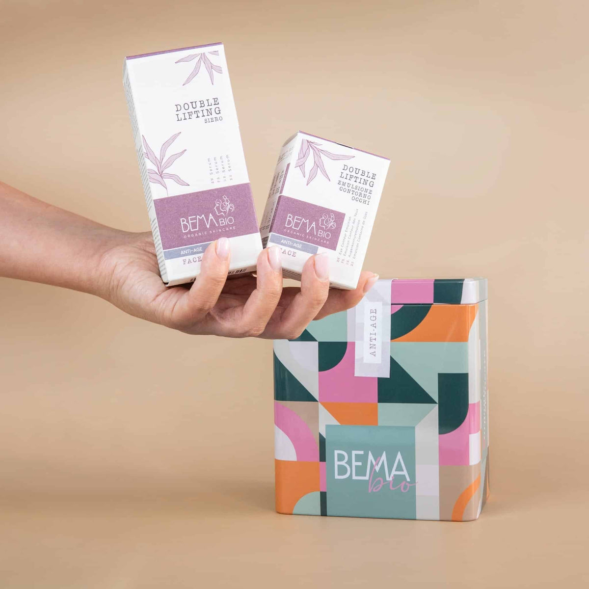 A BemaBio Box Anti-Idade é uma escolha sofisticada e funcional, perfeita para presentear quem valoriza o cuidado com a pele e a beleza natural.