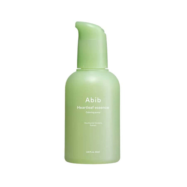 Heartleaf Essence Calming Pump Abib é uma essência calmante e não pegajosa formulada com extrato de folha de coração para oferecer hidratação e cuidado sebáceo.