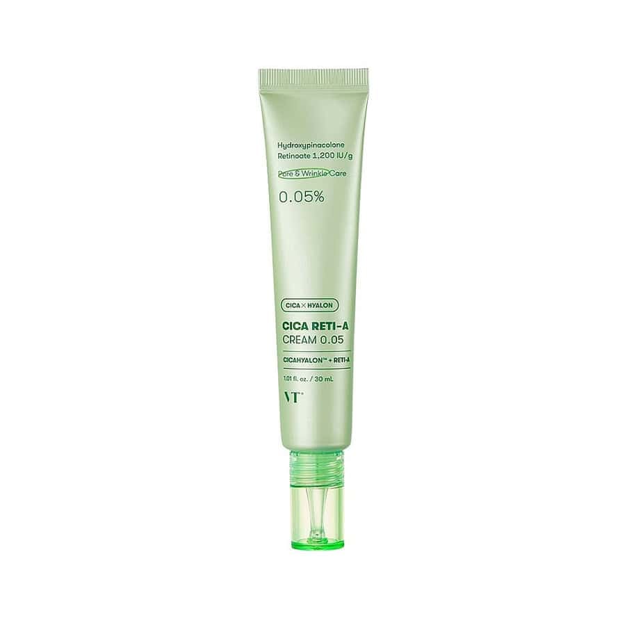 O Cica Reti-A Creme facial da VT Cosmetics combina a suavidade da Cica (complexo à base de Centella Asiatica) com um retinoide avançado de 0,05%.