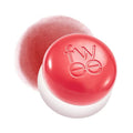 O Lip & Cheek Blurry Pudding Pot da Fwee é um produto versátil para lábios e bochechas, com uma textura tipo “mousse/pudim”.