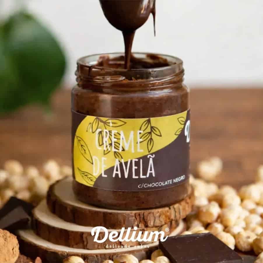 Creme de avelã com chocolate negro Dellium 150gr, creme vegetal para barrar com sabor intenso.
