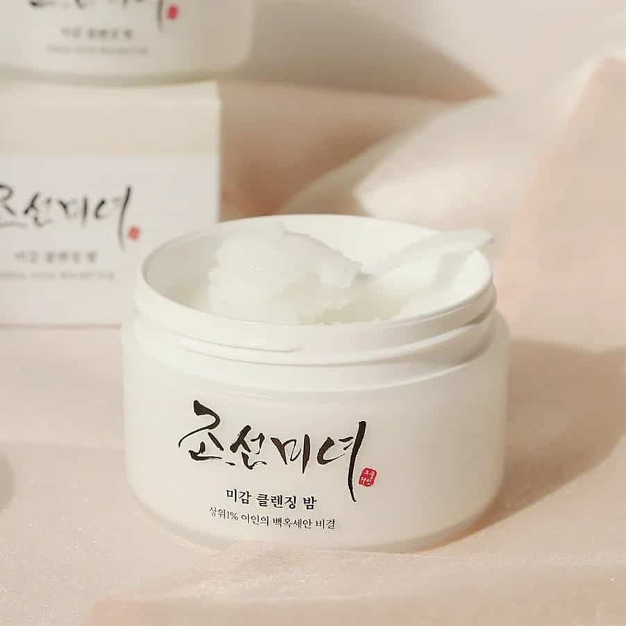 Bálsamo de Limpeza Radiance 100ml Beauty of Joseon com textura fundente para remover maquilhagem e protetor solar.
