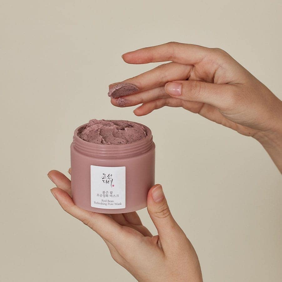 Máscara Poros Refrescante Red Bean 140ml Beauty of Joseon com feijão vermelho e caulino para ajudar a remover impurezas e excesso de sebo.
