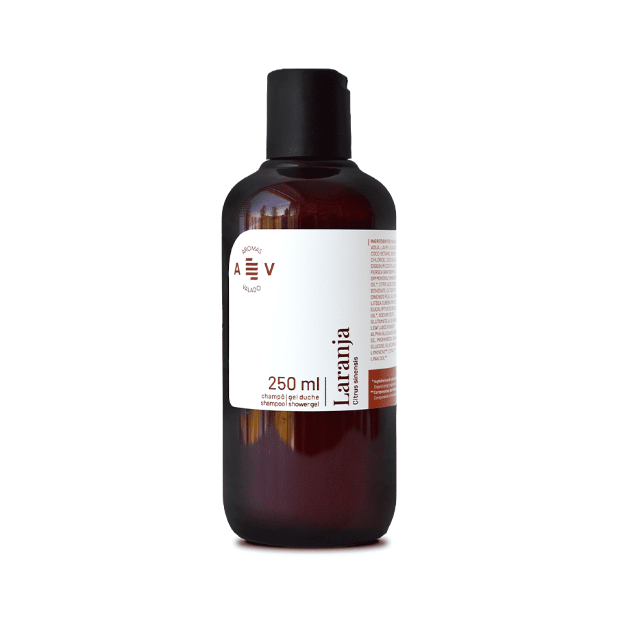 O champô/Gel Duche da Aromas do Valado é um produto de origem natural, hidratante, enriquecido com óleo vegetal de abacate e jojoba e óleos essenciais.