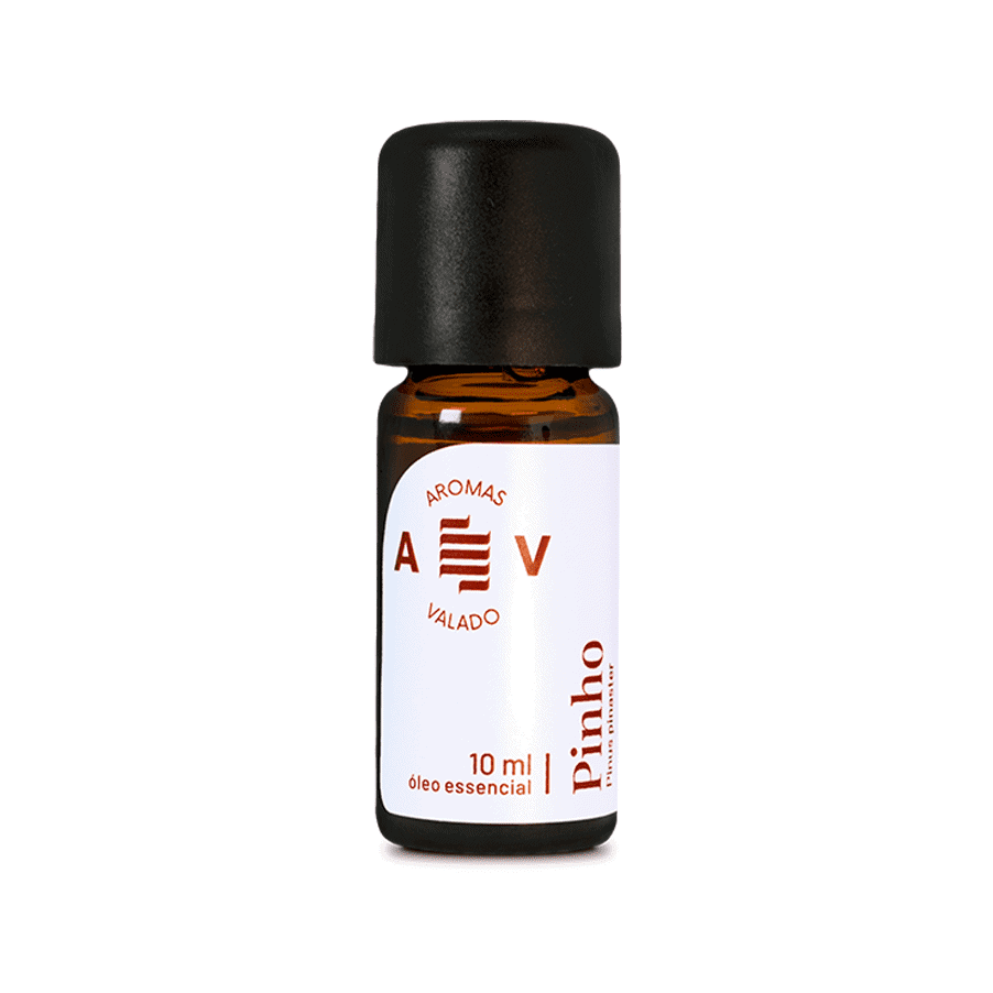 O óleo essencial de Pinho 10 ml da Aromas do Valado é reconhecido internacionalmente pela sua utilização tradicional em aromaterapia e em cuidados de bem-estar.