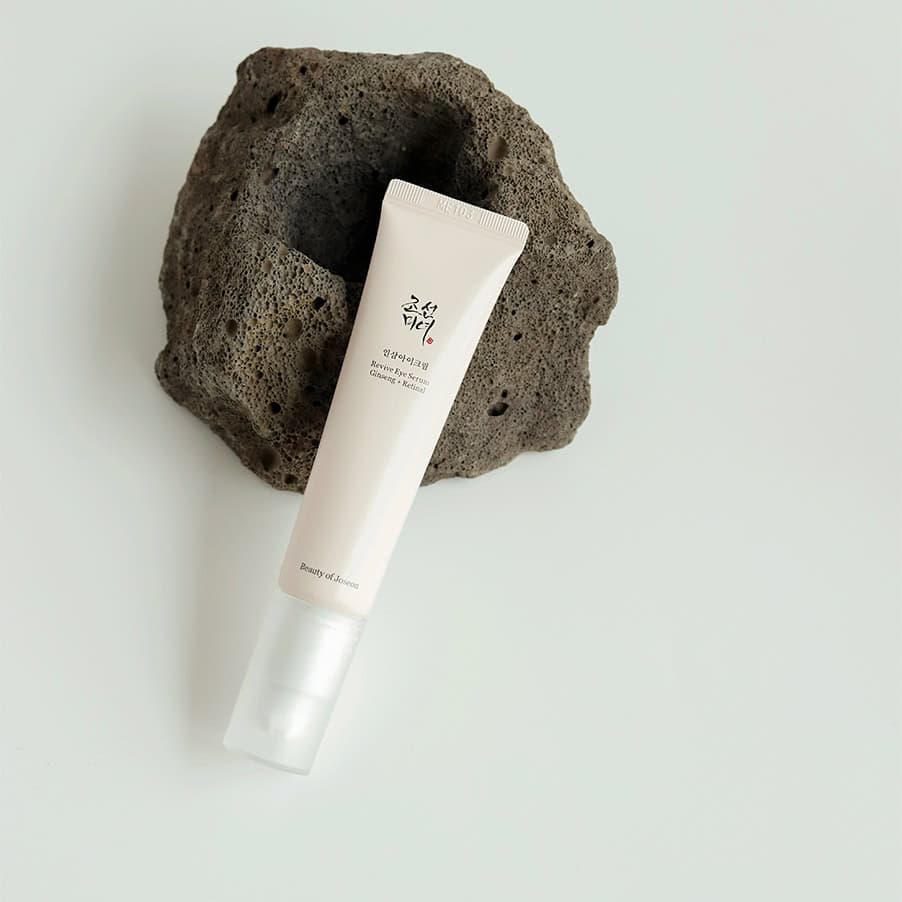 Sérum Revive Eye Ginseng + Retinal 30ml Beauty of Joseon para hidratar, suavizar e iluminar o contorno dos olhos.
