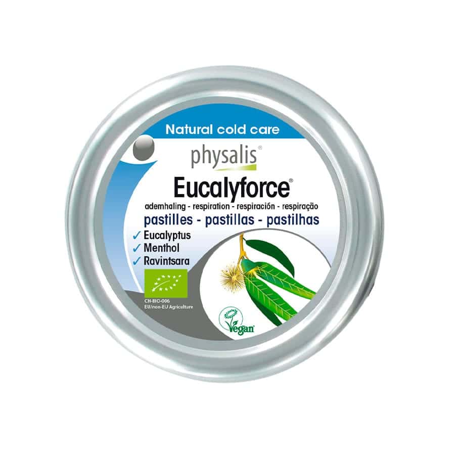 As gomas Eucalyforce podem ser usadas como complemento do alívio das vias respiratórias. Liberta a respiração. Contém Eucalipto, Mentol e Ravintsara.